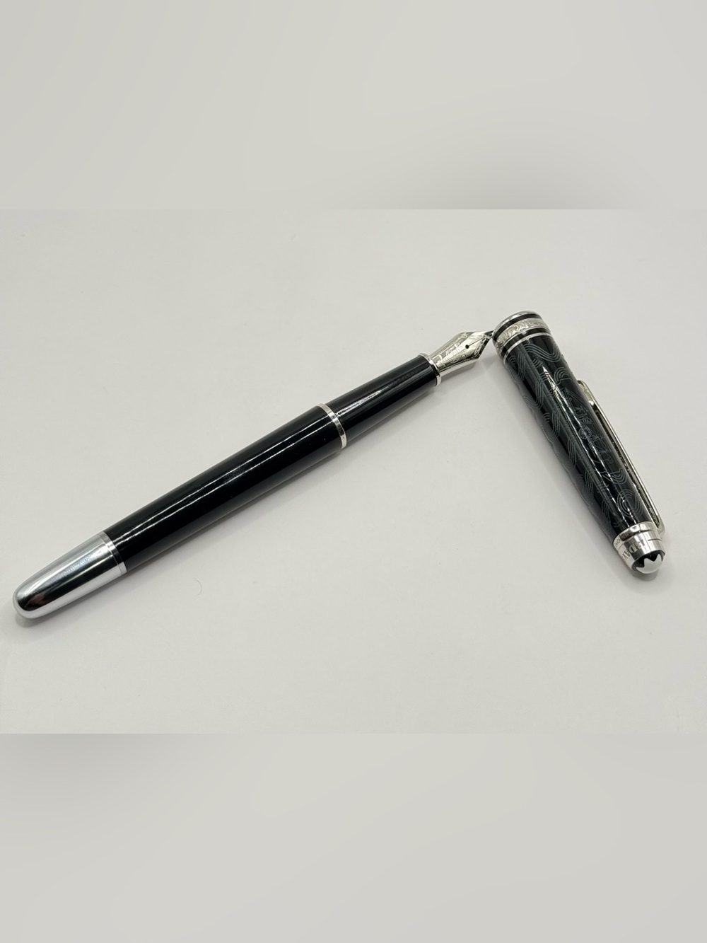 14k gold Montblanc 146 Meisterstuck Fountain Pen - Around The world In 80 Days